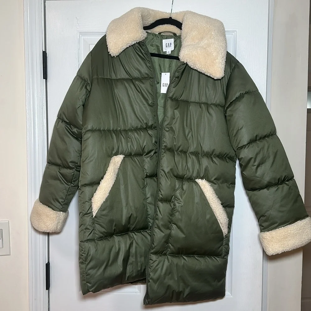 NWT Old navy cute puffer - Picture 2 of 4
